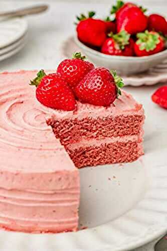Strawberry Buttercream Cake