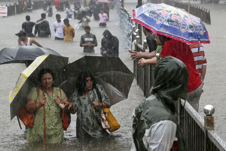 Common Mistakes To Avoid While Travelling In Monsoons! - Taste Of Mine