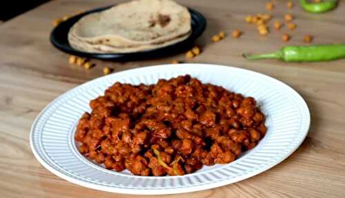 How to Make Desi Chana Masala - Tasted Recipes