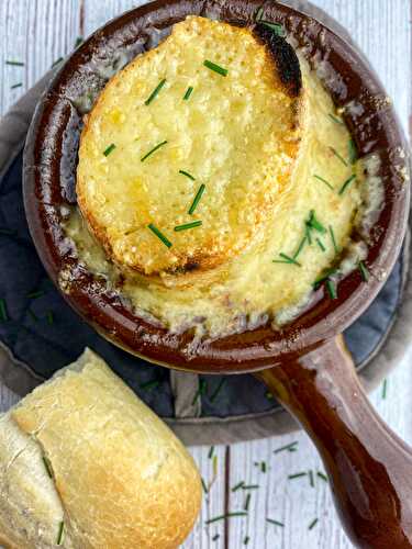 Classic French Onion Soup - Tastefully Grace