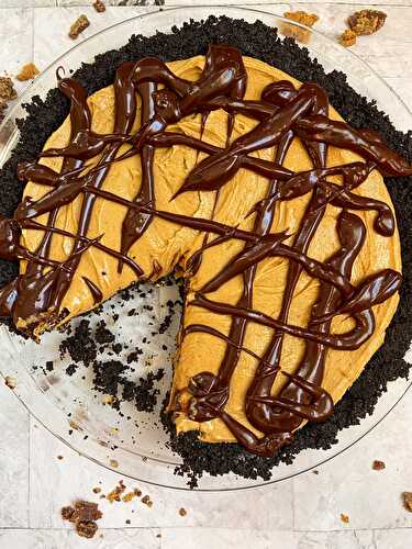 Old-Fashioned Peanut Butter Oreo Pie (No Bake!)