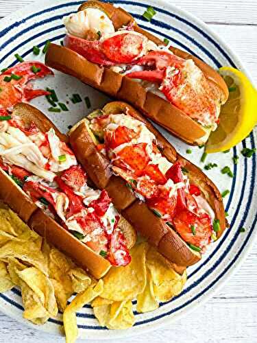 Connecticut Buttered Lobster Roll Recipe