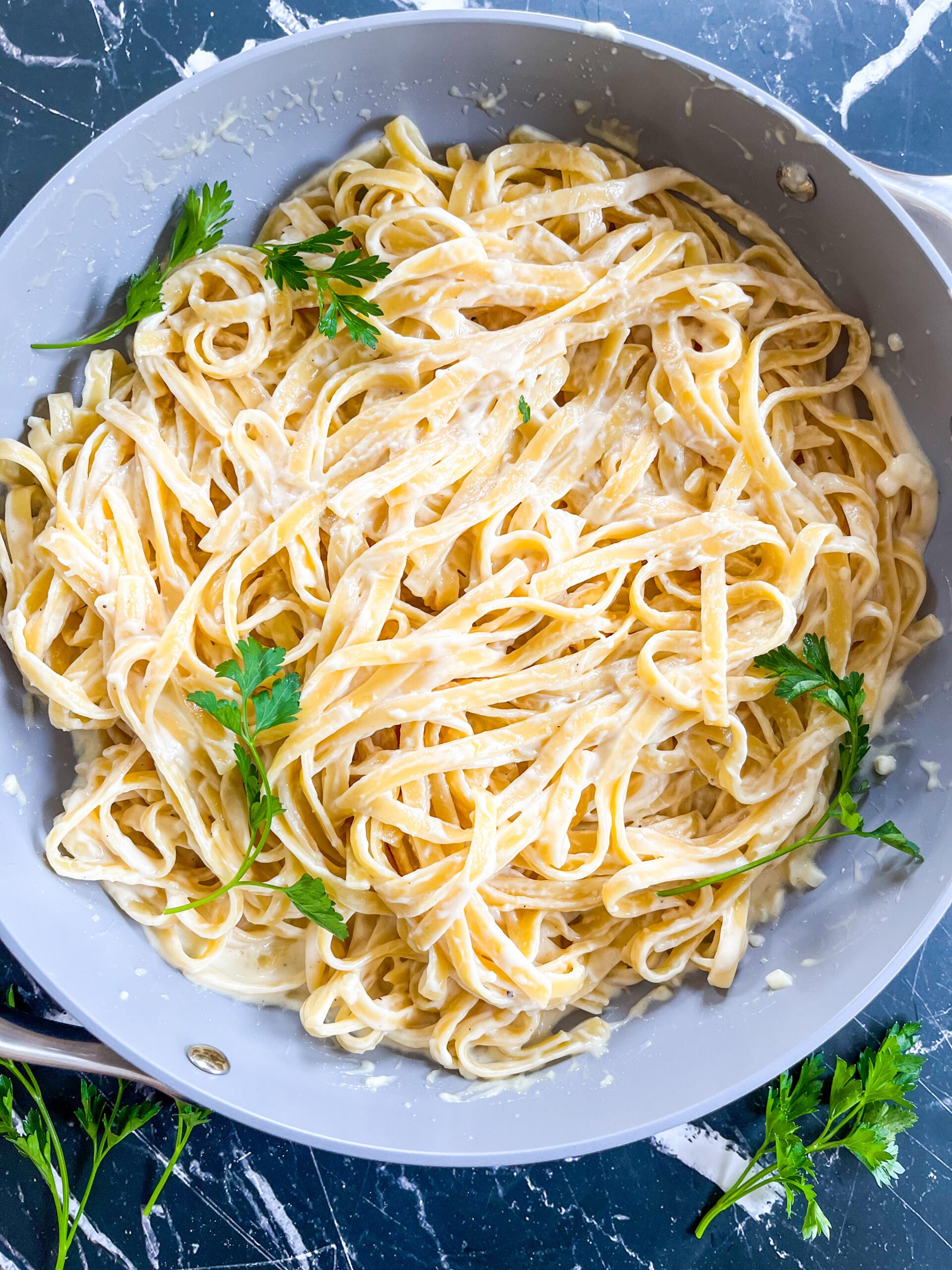 BEST Easy Fettuccine Alfredo