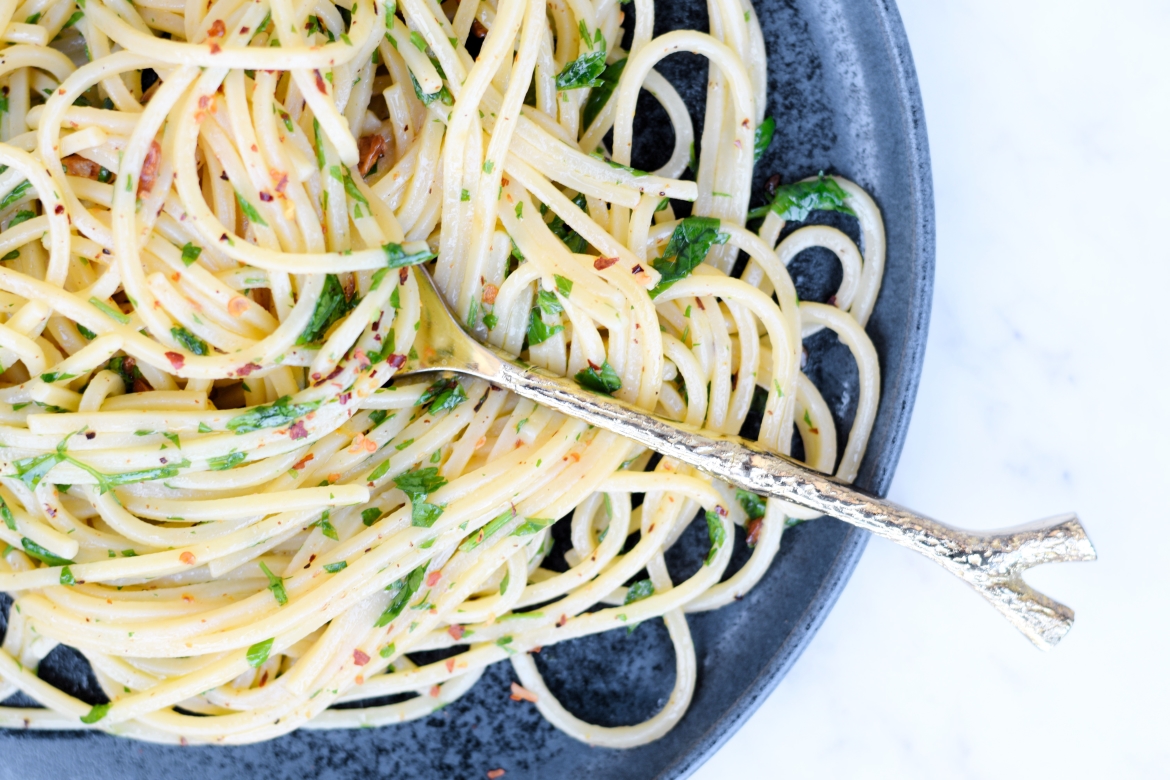 "Aglio e Olio" Pasta (Traditionally Vegan Recipe)