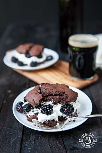 Chocolate Stout & Blackberry Shortcakes - The Beeroness