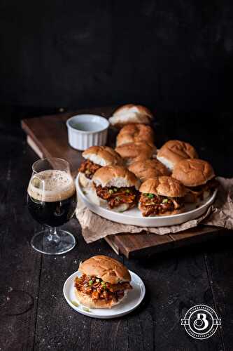 Pulled Chipotle Beer Chicken Sliders - The Beeroness