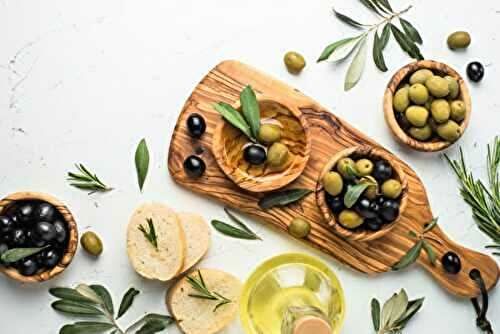7 Health Benefits of Olives + 6 Serving Ideas