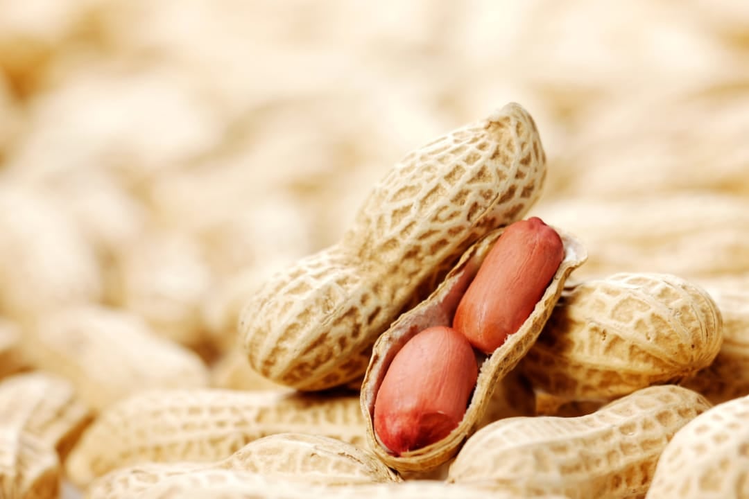5 Health Benefits of Peanuts + 5 Tips and Hacks