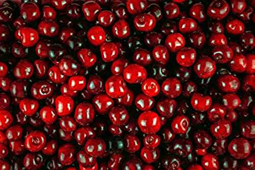 6 Health Benefits of Cherries & 3 Recipe Ideas