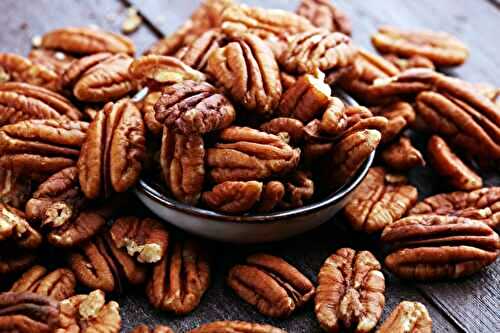 8 Health Benefits of Pecans & 3 Tips for Using