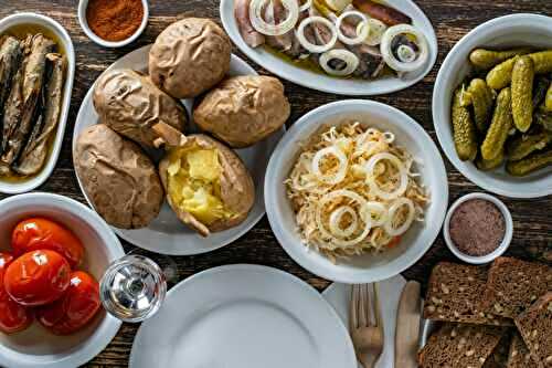 Ukrainian Food: 30 Famous Dishes & 3 Beverages