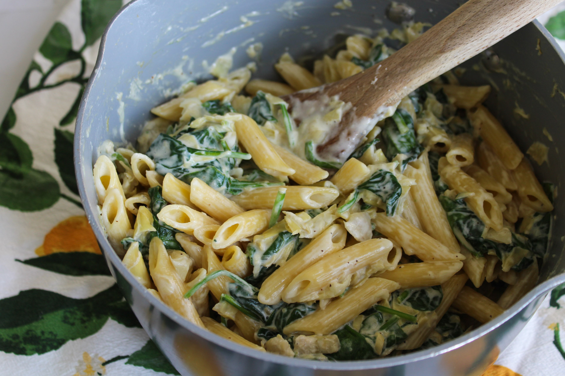 One Pot Spinach & Artichoke Pasta