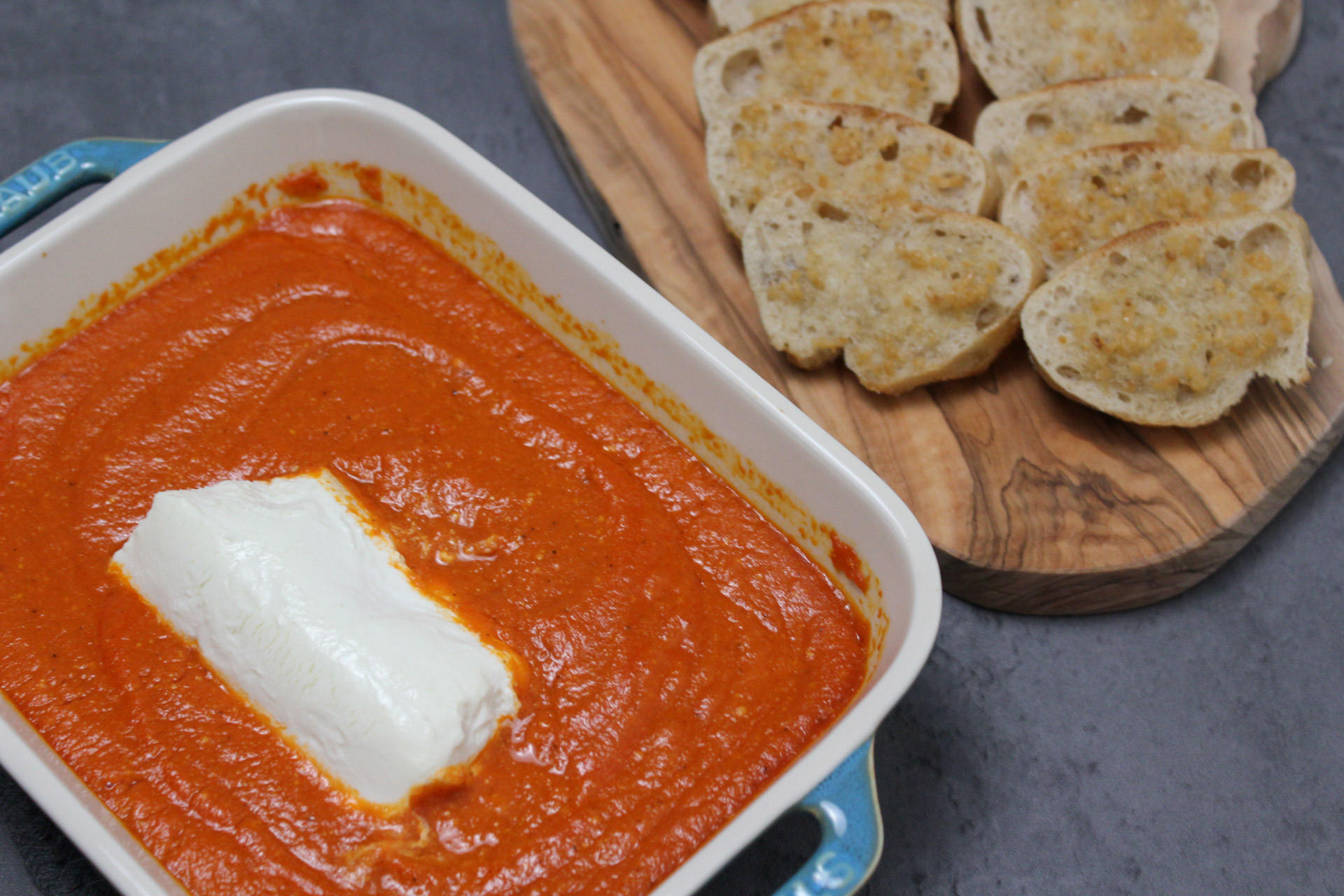Queso De Cabra Con Tomate (Spanish Baked Goat Cheese In Tomato Sauce)