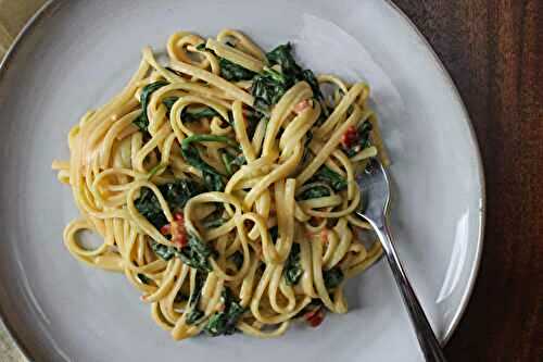 Creamy Roasted Red Pepper & Spinach Pasta