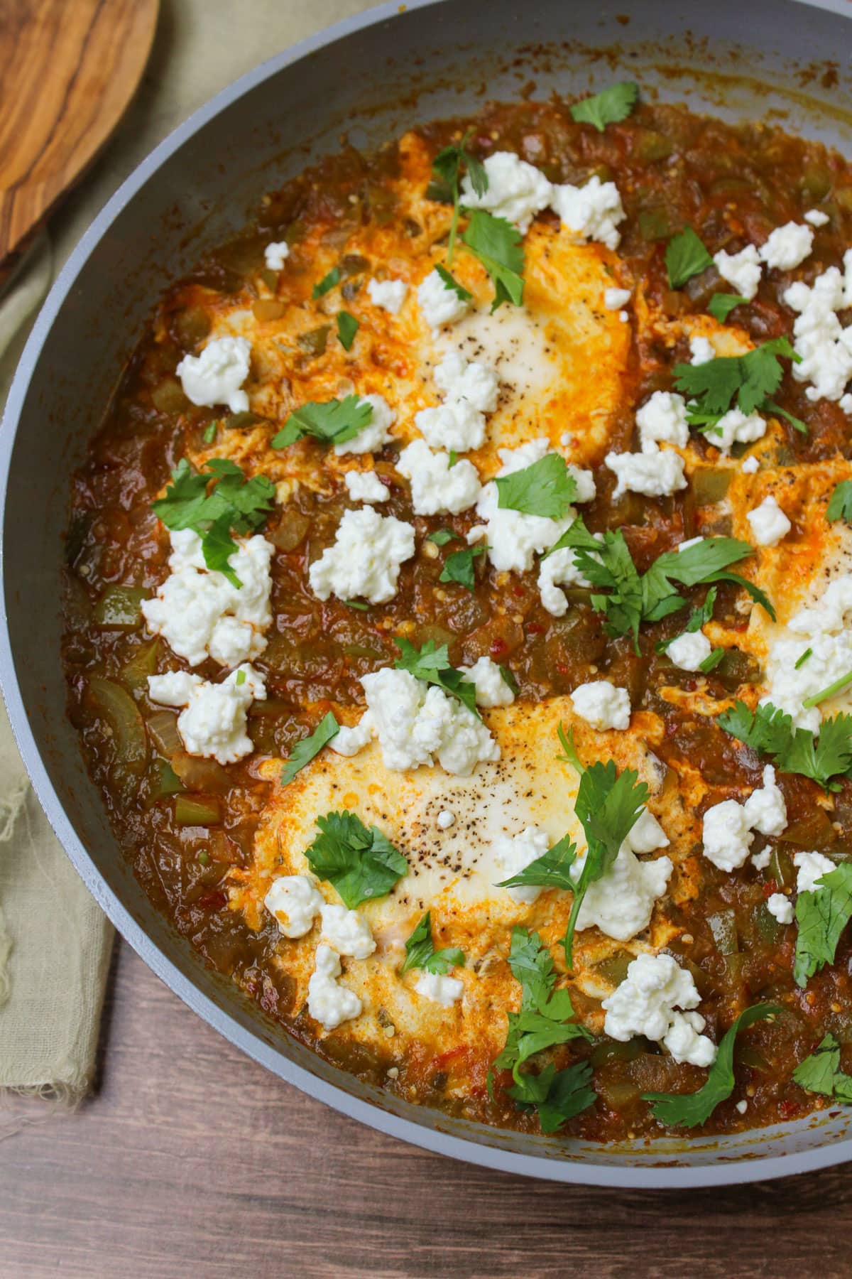 Spicy Green Shakshuka With Tomatillos