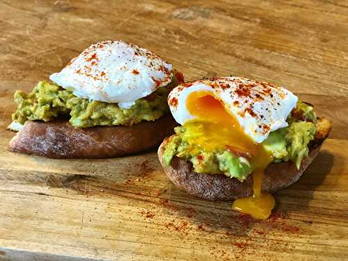 Smashed Avocado with Poached Eggs - The Delectable Garden Food Blog