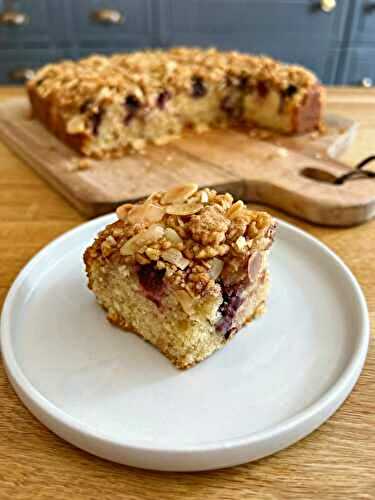Apple and Blackberry Crumble Cake