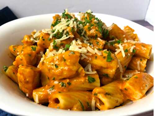 Rigatoni with Chicken in Rose Sauce