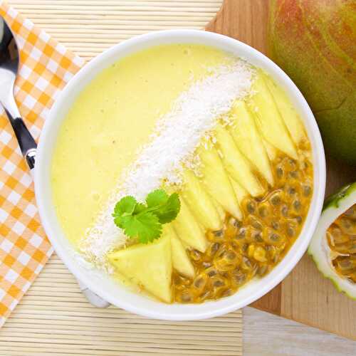 Tropical Smoothie Bowl / Passion Fruit in details