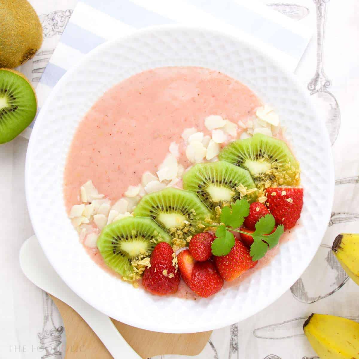 Kiwi, Strawberry Smoothie Bowl