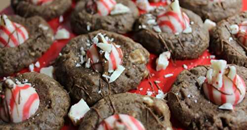 Chocolate Peppermint Thumbprint Cookies / #ChristmasCookies