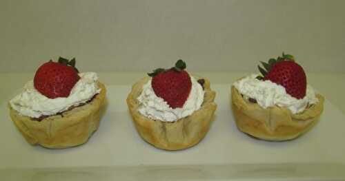 Mini Chocolate Strawberry Pie and The Last Day of Our Giveaway!