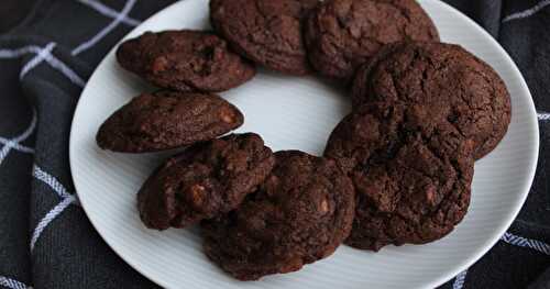 Triple Chocolate Cookies / #DarkRecipes