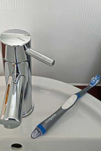 Colgate Max White Toothbrush - Review - The Frugal Flexitarian