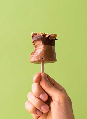 Sugar-free banana popsicles recipe (chocolate & nut butter)