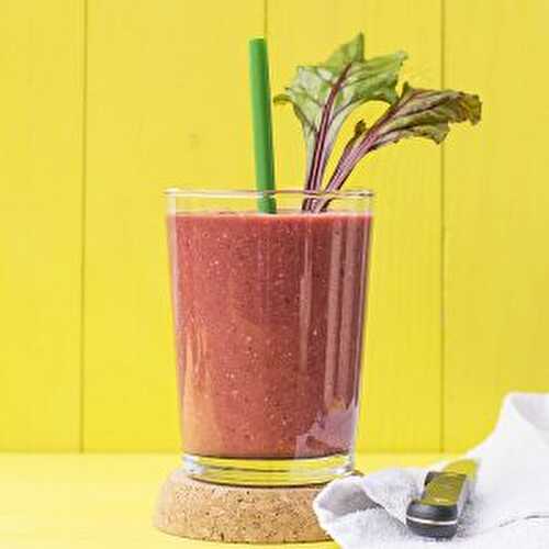 Beet greens and superfoods detox smoothie