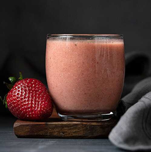 Banana strawberry smoothie recipe (with adaptogens)