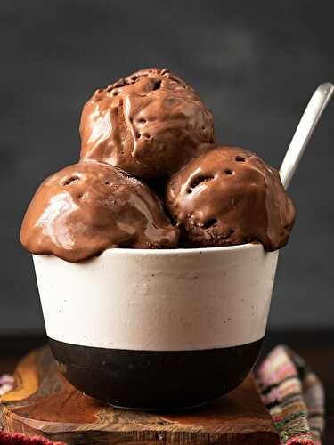 No-churn fudgy chocolate ice cream