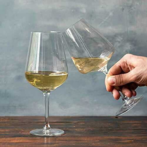 Chenin Blanc vs Chardonnay wine - A comparison guide