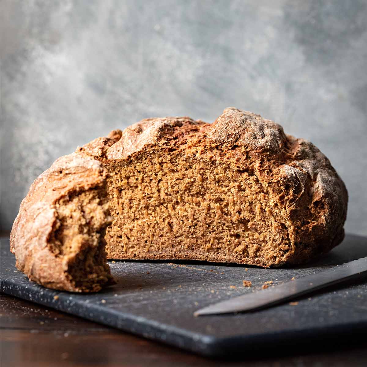 Easy Greek Yogurt Bread (no yeast)