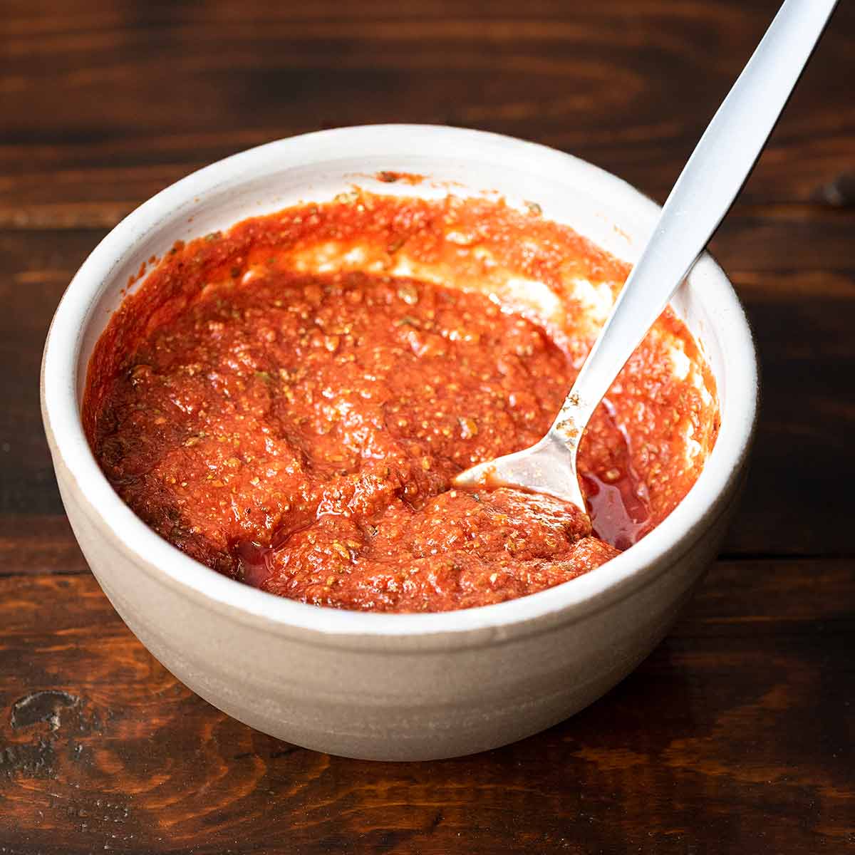 1-minute easy pizza sauce from tomato paste.