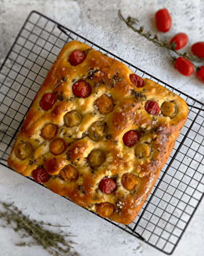 Pickled rainbow cherry tomatoes and thyme focaccia - The Italian baker