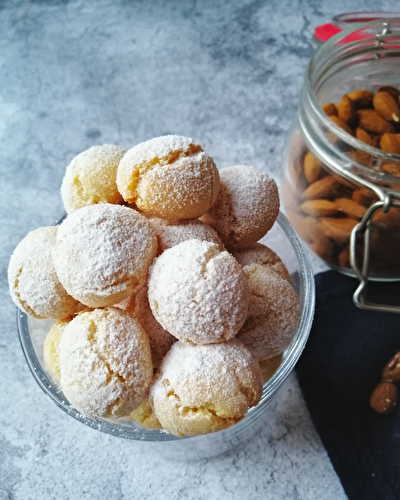 Soft amaretti biscuits - The Italian baker