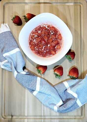 Homemade Strawberry Topping Sauce