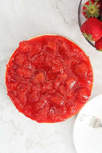 Keto Cheesecake with Strawberry Sauce