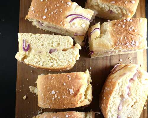 Home-Baked Mozzarella Spelt Bread with Red Onion