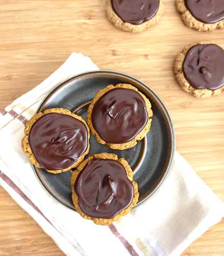 Homemade Chocolate Spelt Hobnobs (Oat Cookies)