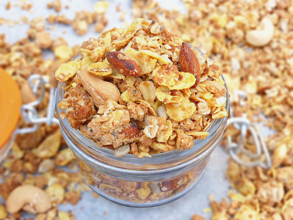 Peanut Butter, Oat and Cornflake Granola