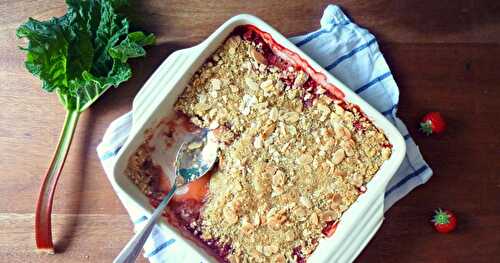 Rhubarb and Strawberry Nutty Oaty Crumble
