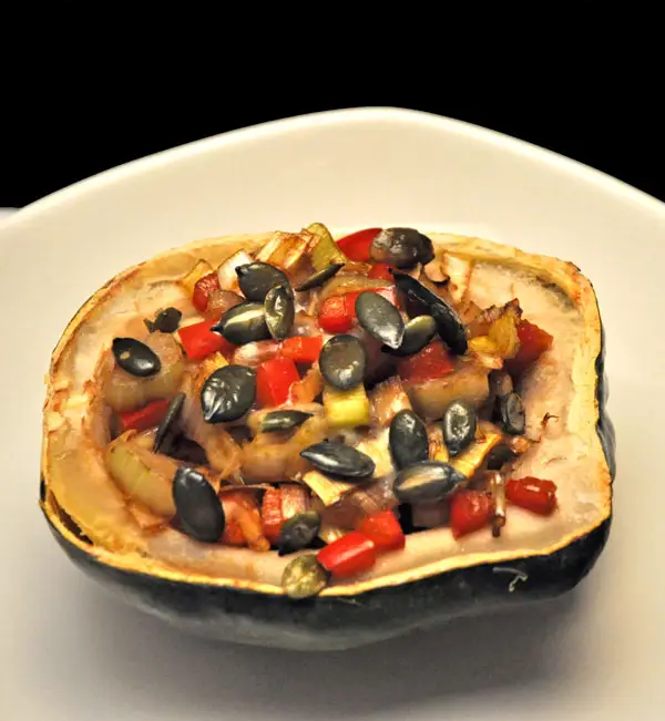 Acorn Squash Stuffed with Peppers and Leeks; Teavivre