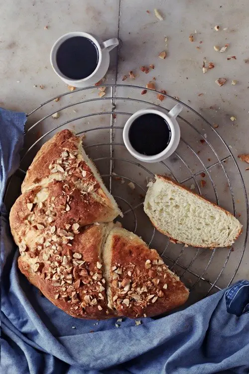 Ciambella Mandorlat, An Italian Easter Bread