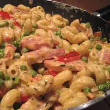 Curly Pasta with Ham & Peas