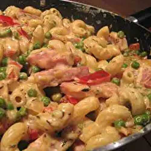 Curly Pasta with Ham & Peas