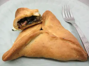 Feta, Walnuts and Spinach... Oh My! BB Babes do Assyrian Pies