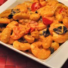 Shrimp & Gnocchi, Pesto Rosso