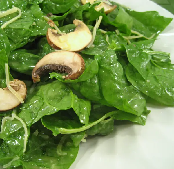 Spinach, Mushroom and Garlic Salad; gardening